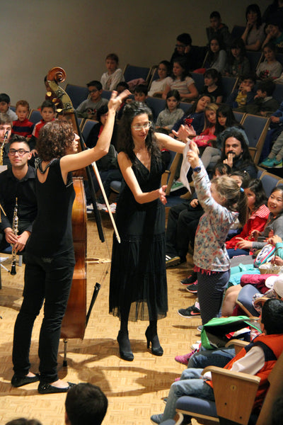 <div style='display:none;'>'</div>Zürich - Lucila unterrichtet Kontrabass