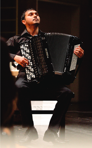 Akkordeonmusiker Akkordeonspieler Akkordeonband buchen Konzert