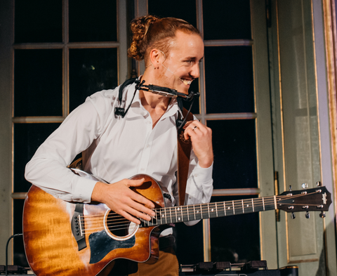 Aaron Wälchli Singer Songwriter Schweiz buchen Konzert Hochzeit