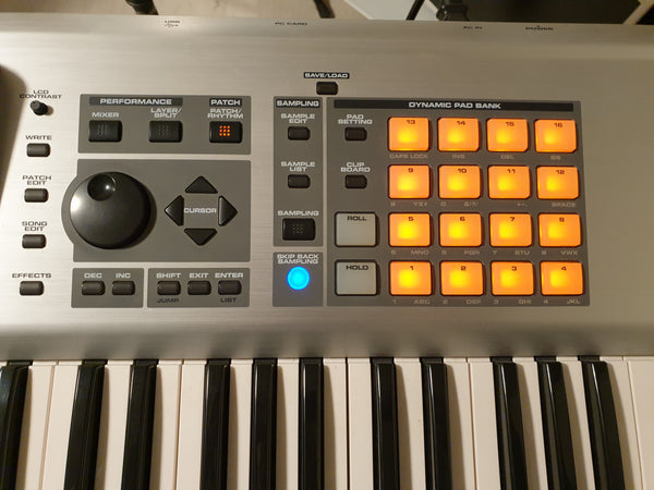 VERKAUFT Keyboard Roland Fantom X6