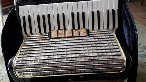 Akkordeon Hohner Concerto 3 kaufen gebraucht occasion musikbörse ricardo.ch