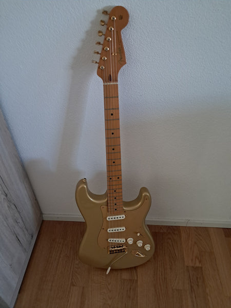 E-Gitarre Fender Stratocaster 50th Anniversary Gold kaufen gebraucht occasion musikbörse ricardo.ch