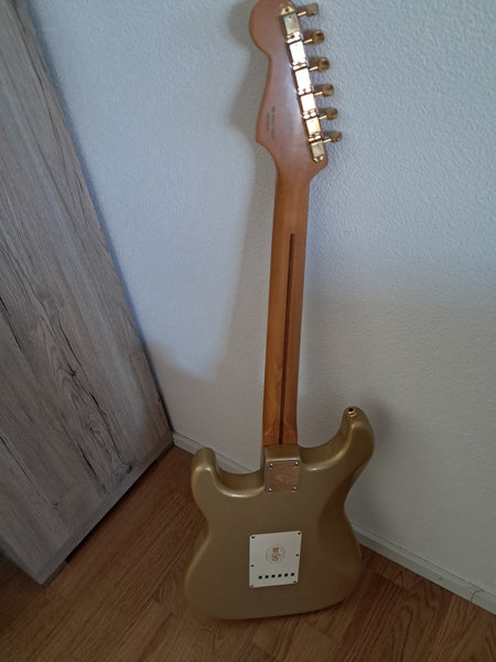 E-Gitarre Fender Stratocaster 50th Anniversary Gold kaufen gebraucht occasion musikbörse ricardo.ch