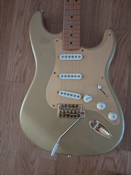 E-Gitarre Fender Stratocaster 50th Anniversary Gold kaufen gebraucht occasion musikbörse ricardo.ch