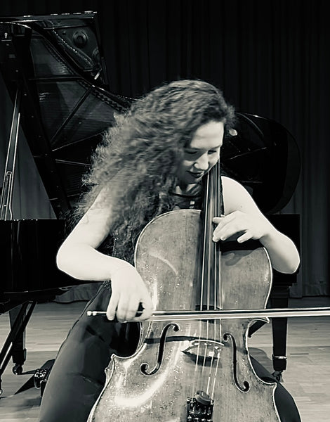 Cellounterricht Zürich Cellolehrerin aus Zürich Elena