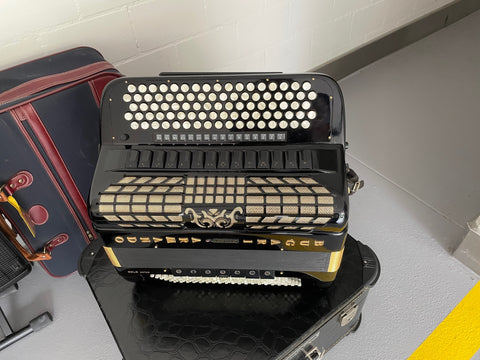 Chrom. Akkordeon Armando Bugari Gold kaufen gebraucht occasion musikbörse ricardo.ch