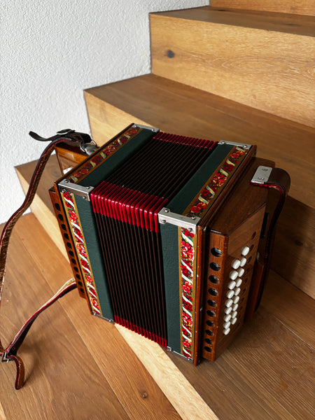 Ostschwyzerörgeli 3-chörig B/Es-System kaufen gebraucht occasion musikbörse ricardo.ch