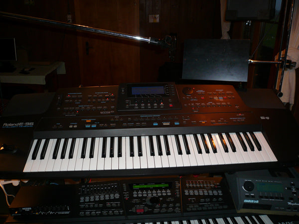 Keyboard-Synthesizer Roland E-96 kaufen gebraucht occasion musikbörse ricardo.ch