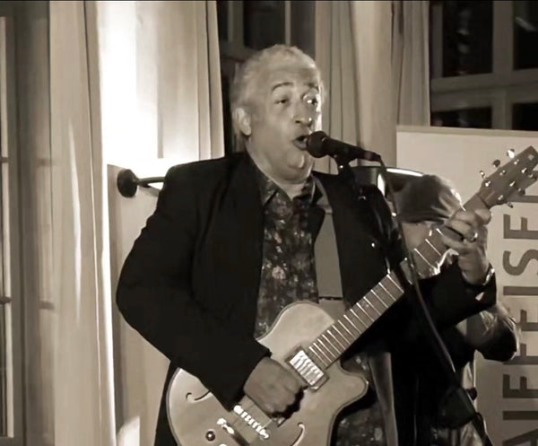 Tcha Simmons & Band Blues Latin Band buchen