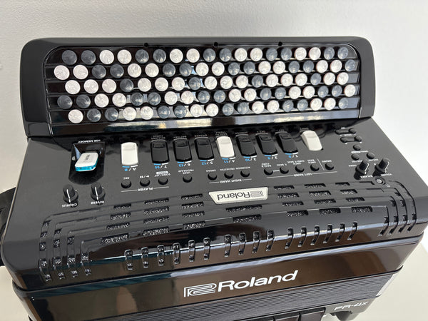 Digital Akkordeon Roland FRx4 kaufen gebraucht occasion musikbörse ricardo.ch