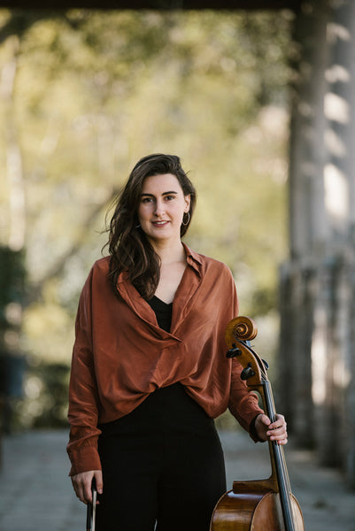 Basel / Online - Carla unterrichtet Violoncello und Kammermusik