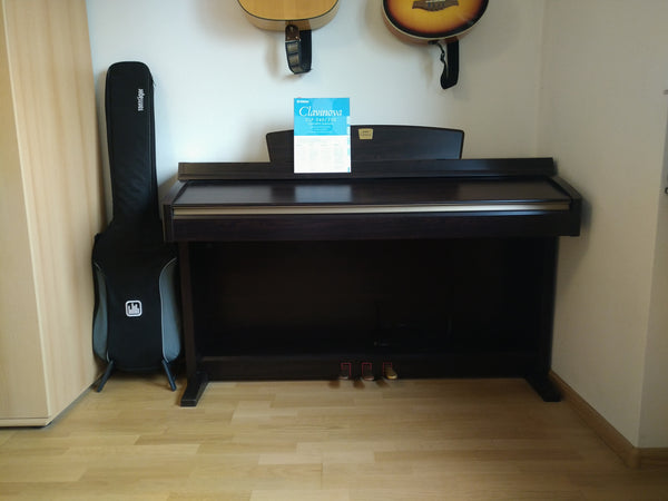 E-Piano Yamaha CLP 240 PE