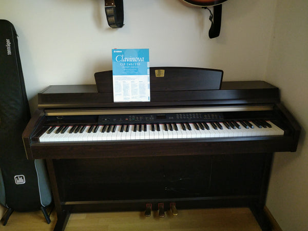 E-Piano Yamaha CLP 240 PE
