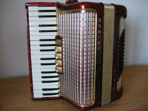 VERKAUFT Akkordeon Hohner Concerto lll
