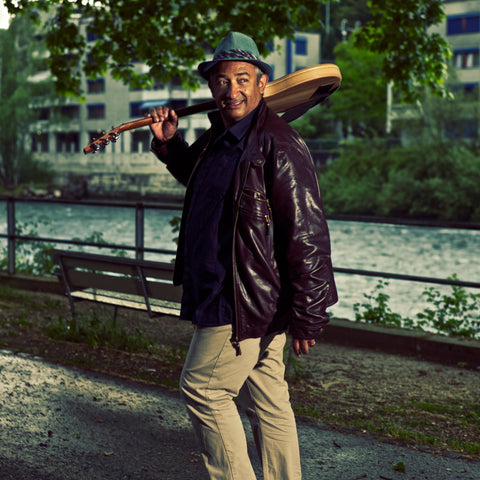 Tcha Simmons & Band Blues Latin Band buchen