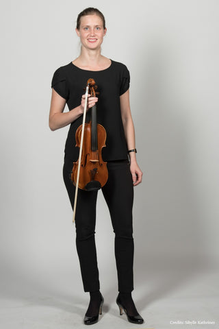 Zürich - Désirée unterrichtet Violine